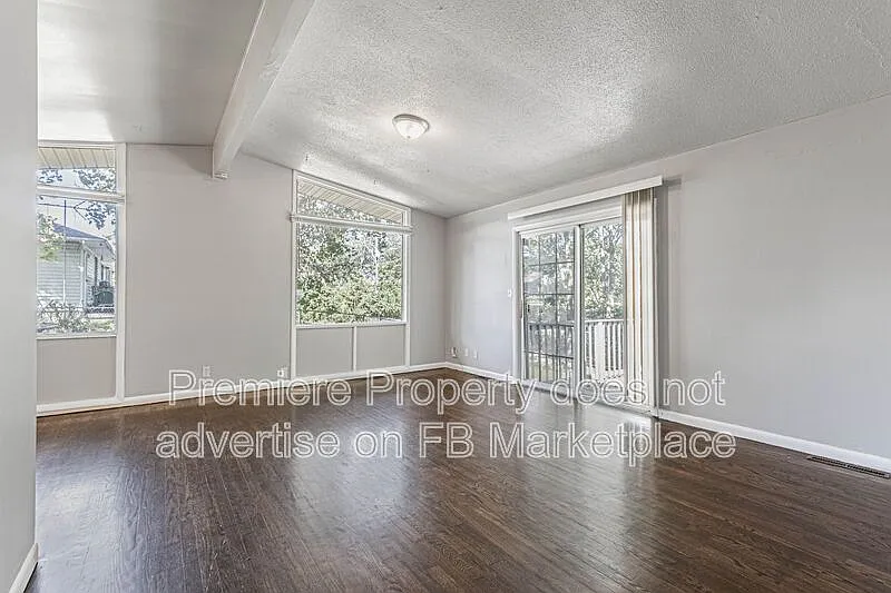 3 bed, 2.0 bath, 1248 sqft, $1,595 — Photo 2