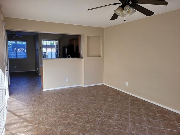 Open floor plan, high ceilings