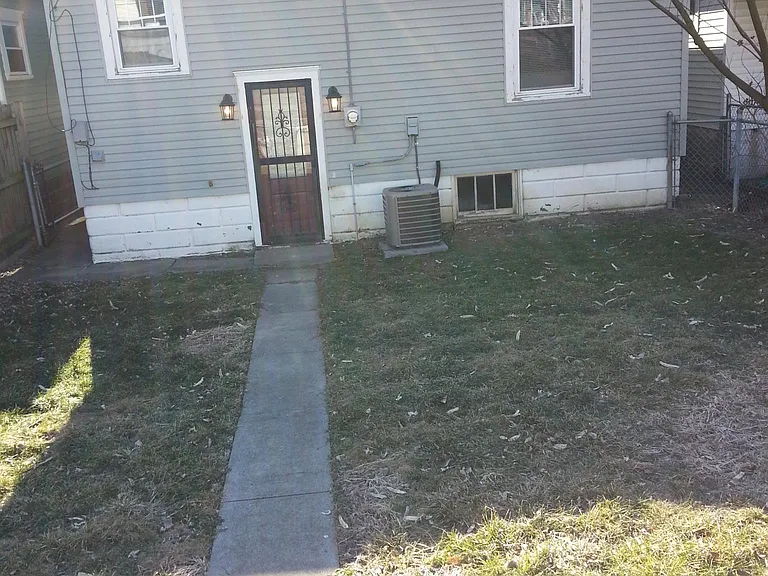 1913 Culbertson Ave — Photo 12