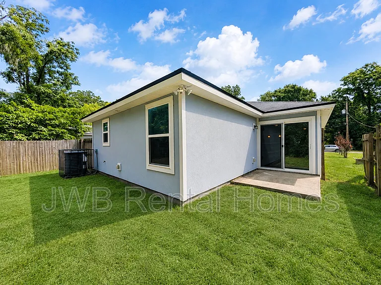 156 Odell St — Photo 13