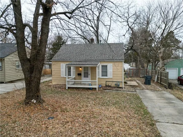 717 S Chestnut St, Olathe, KS 66061