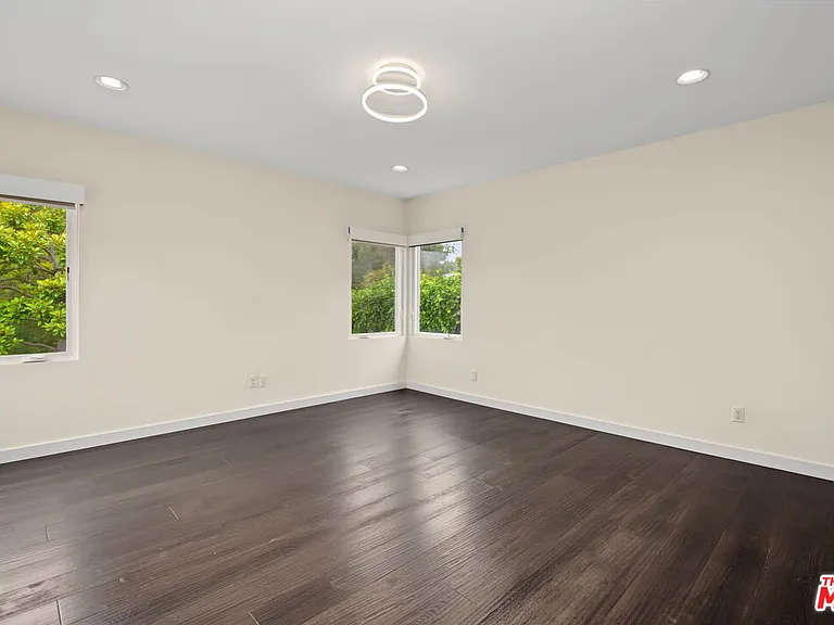 175 Barlock Ave — Photo 19