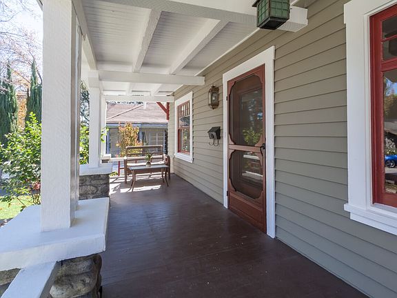 Porch with ample space.