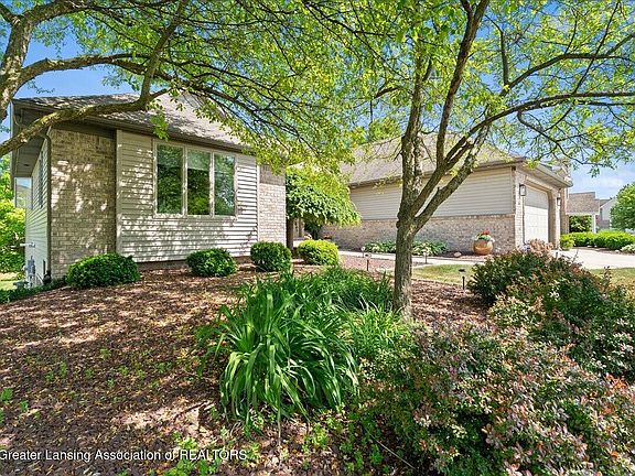 3rd image of 1003 Oneida Woods Trl
