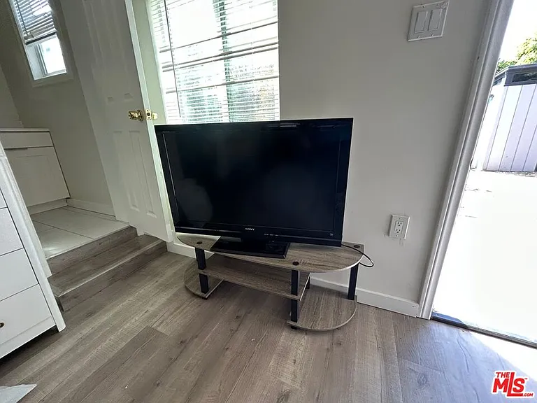 4826 Coolidge Ave #B — Photo 5