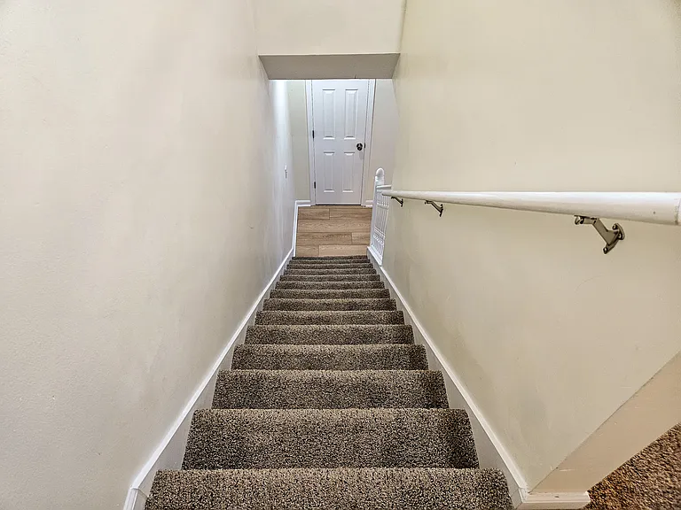 1426 N Kinser Pike — Photo 22