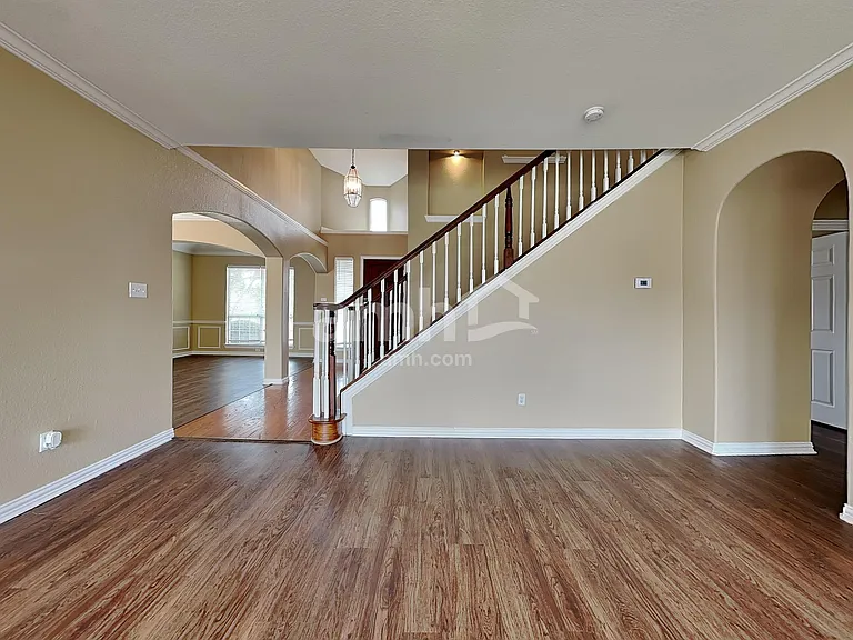 6801 Essex Dr — Photo 6