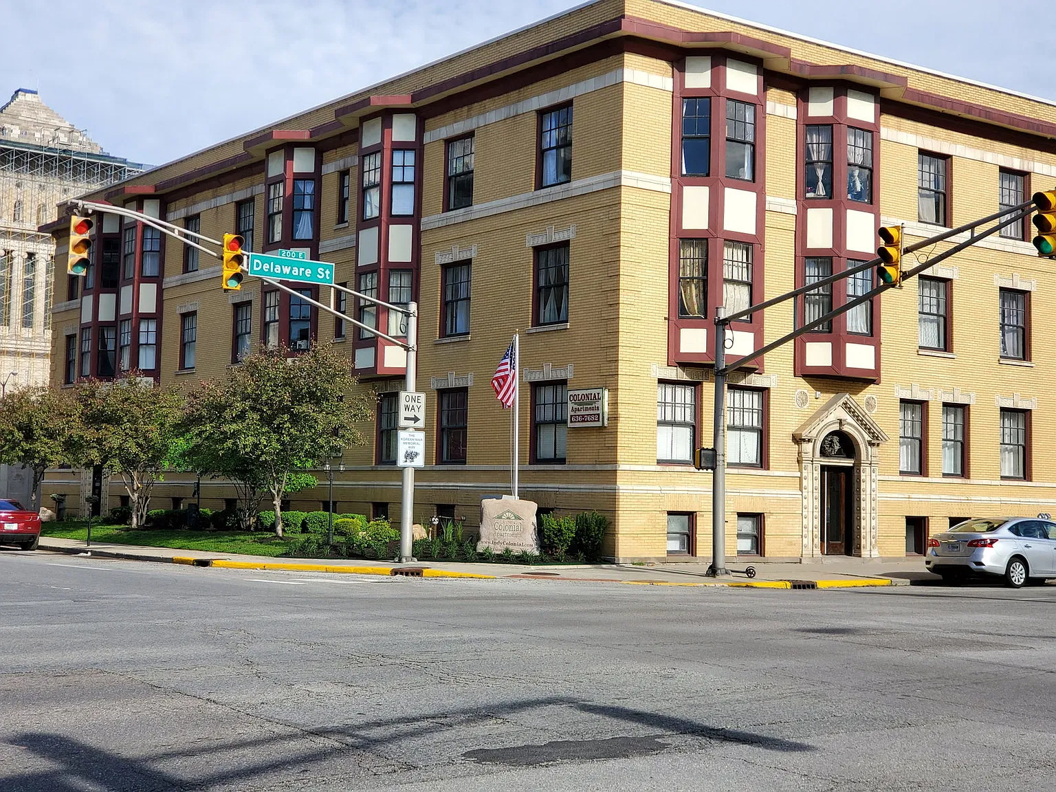 Indy Downtown Colonial Apartments — Photo 2