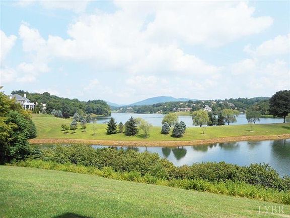 4th image of 714 Ivy Lake Dr