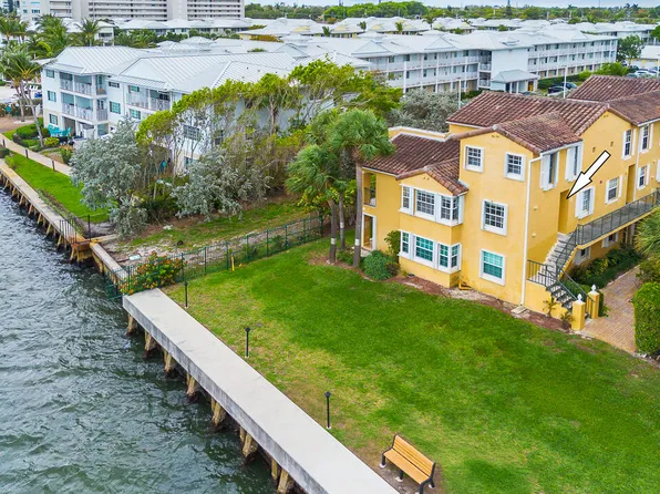 1060 Lake Shore Dr, Lake Park, FL