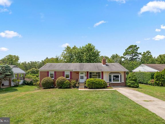 3rd image of 10917 Fairchester Dr