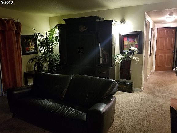 4th image of 14019 NE 20th Ave APT 3A