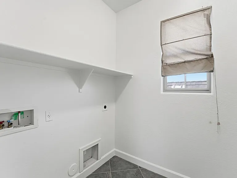 15391 W Dreyfus St — Photo 45