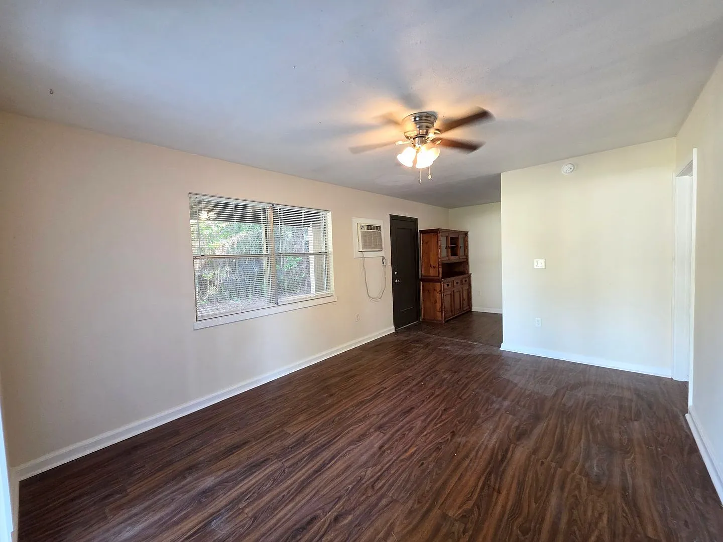 3BR/1.5BA on large lot with covered parking and neighborhood park — Photo 3