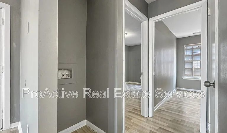 1100 Wilson Rd #7 — Photo 10