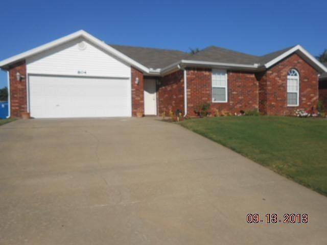 1st image of 804 SW Navajo Dr