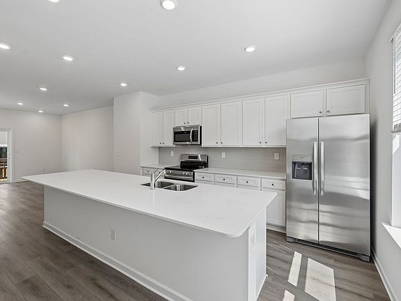 3rd image of 4158 Tillie Cir