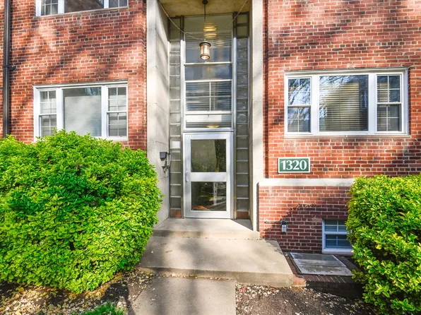 1320 Fort Myer Dr APT 802, Arlington, VA 22209