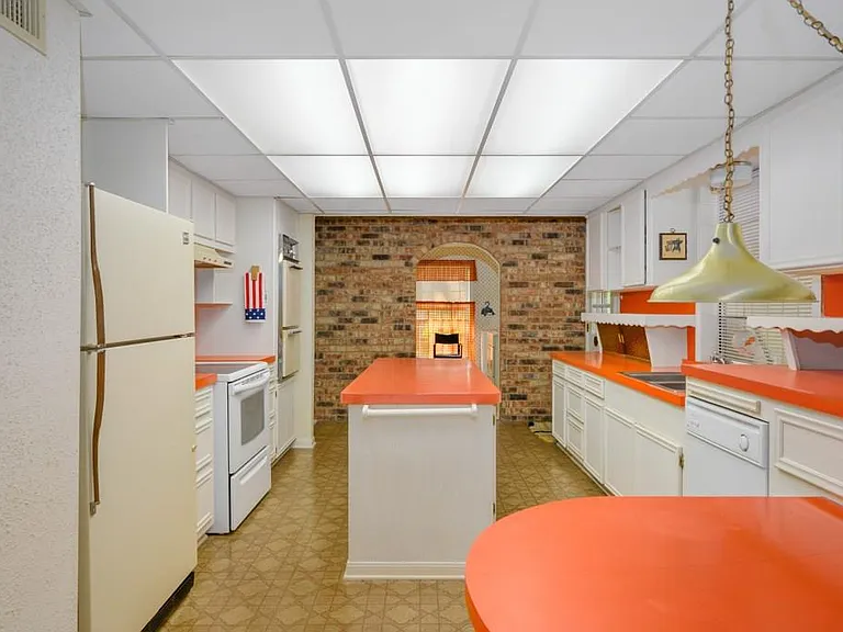 103 Memorial Ln — Photo 7
