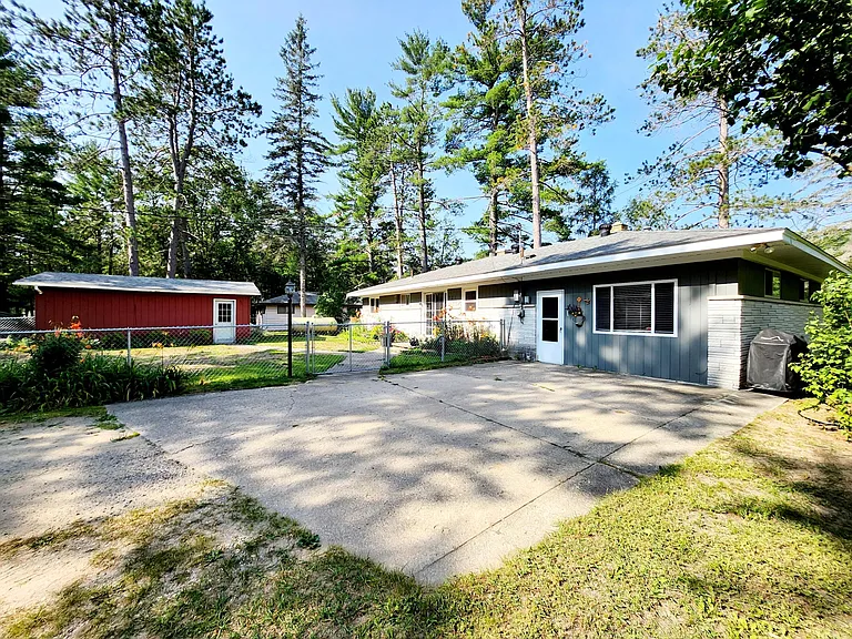 721 N Point Dr — Photo 24