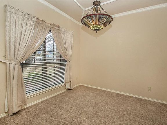 3rd image of 201 Cedar Ridge Dr