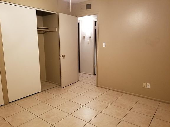 4th image of 3934 W Sierra Vista Dr