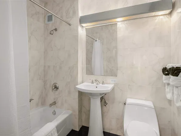 420 East 61st Street image 12 of 27