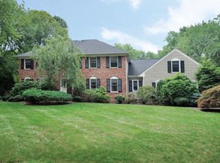 17 Puddingstone Ln, Millington, NJ 07946