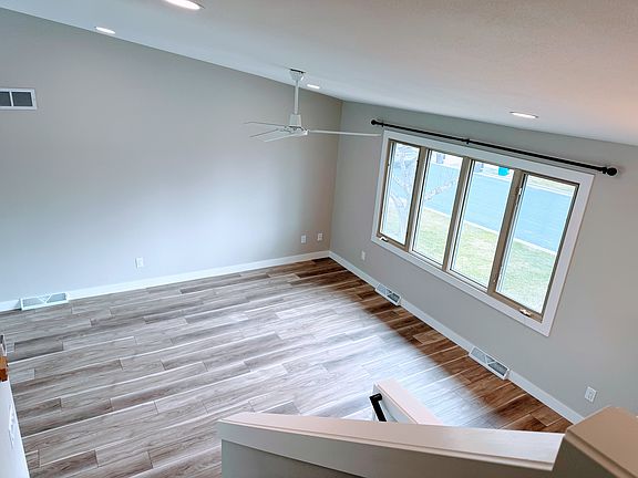 High vaulted ceilings with tons of natural light