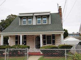 9 Lafayette Pl, Freeport, NY 11520