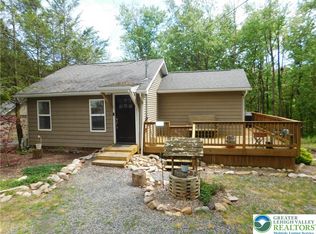 41 Reeder St, Mount Pocono, PA 18344