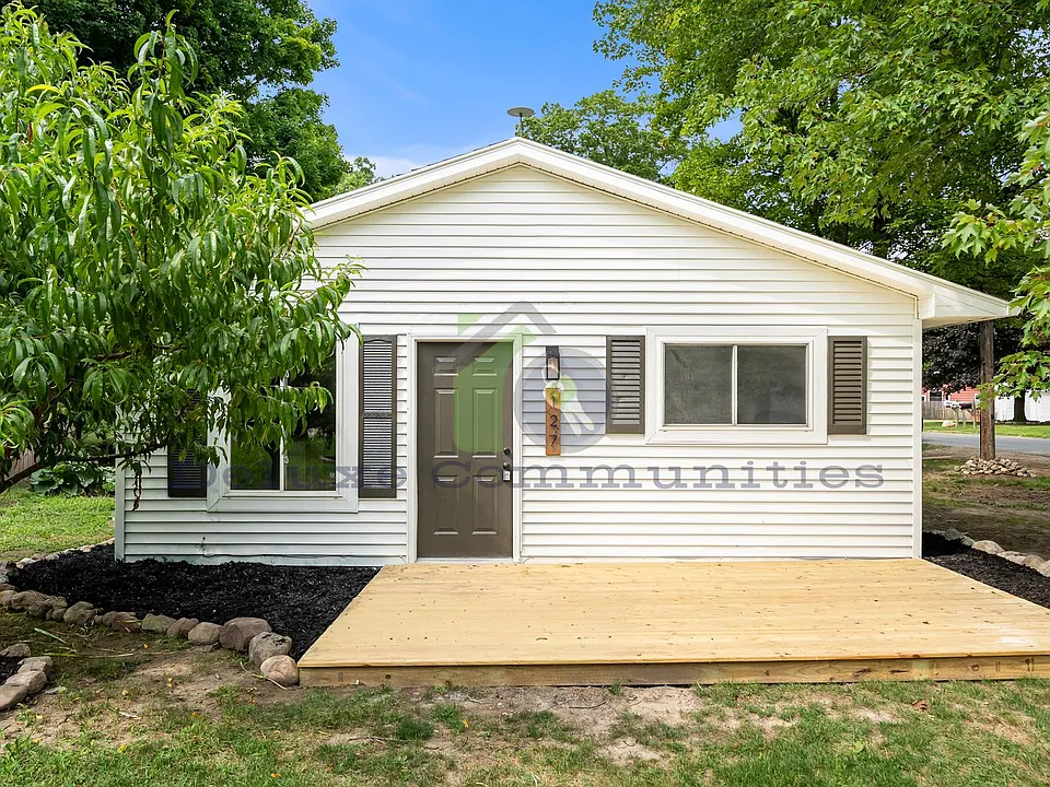 127 E Fargo St