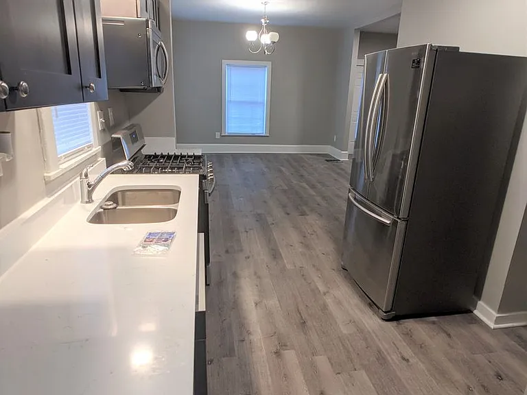 2168 Carrollton Ave — Photo 5
