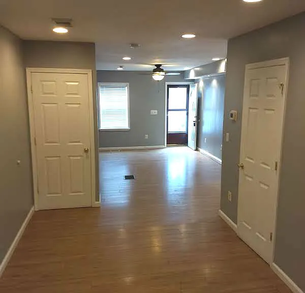 435 E Wildey St — Photo 22