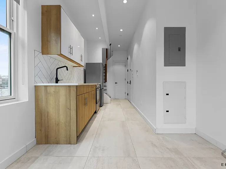 476 Maple St #4C — Photo 4