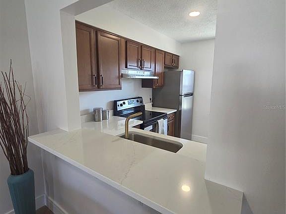 2nd image of 13719 Mission Oaks Blvd