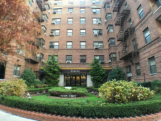 Rented by Kew Forest Realty Inc | media 1