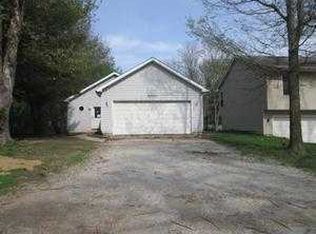 38211 N 5th Ave, Spring Grove, IL 60081