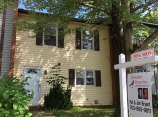 536 Crestwood St SW, Leesburg, VA 20175