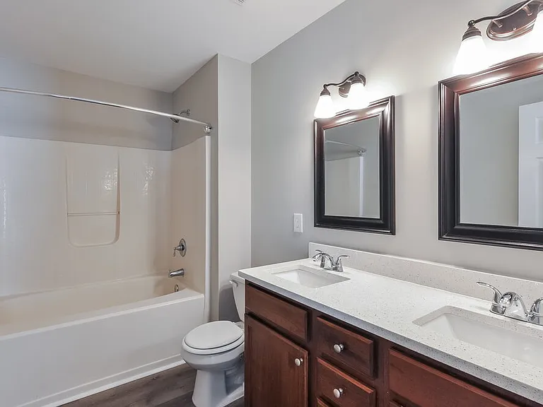 717 Hay River St — Photo 12