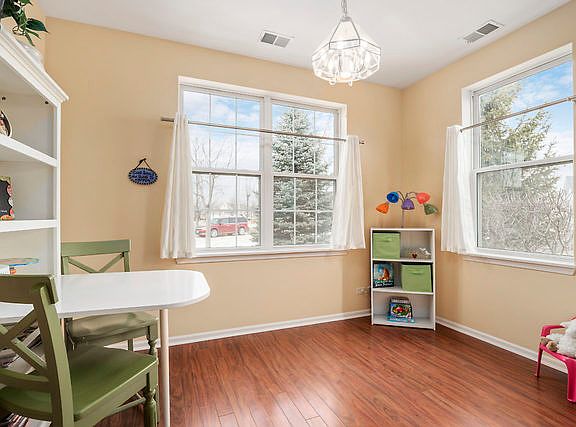 5th image of 780 Bellevue Cir