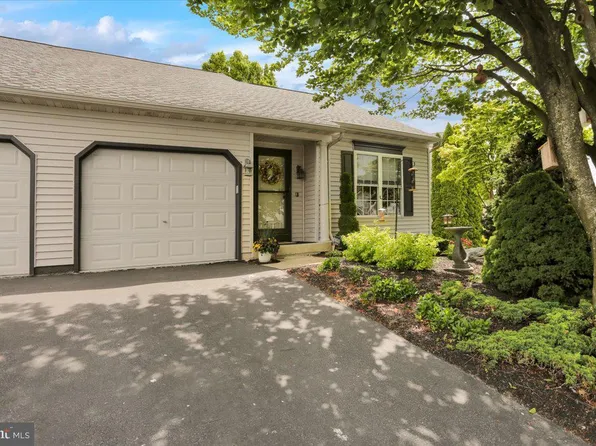 1017 Christina Dr, Leesport, PA 19533