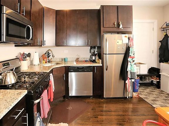 5th image of 2019 N Hoyne Ave #3R