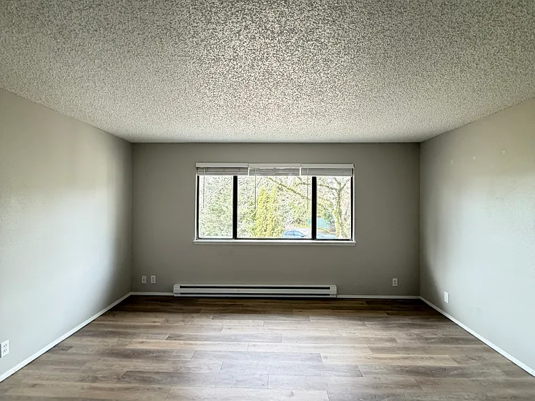 5752 SW Main Ave #5752 — Photo 2