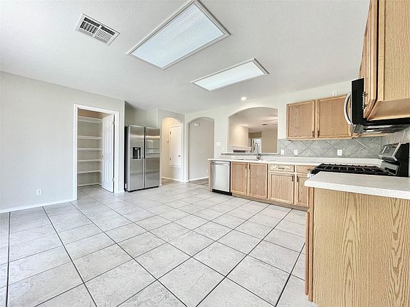 5th image of 1909 Horizon Park Blvd