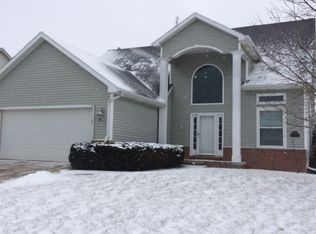 1301 Tearose Ln, Bloomington, IL 61704