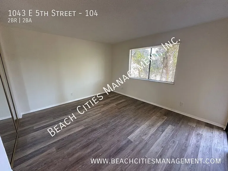 1043 E 5th St #104 — Photo 27