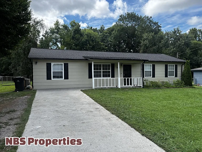 3216 Deer Lake Dr — Photo 1