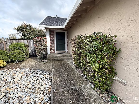 2nd image of 2041 Fairmont Dr