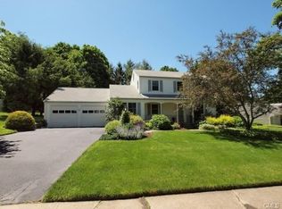33 Flower House Dr, Fairfield, CT 06824